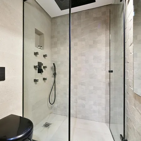 Skyview Apartment *